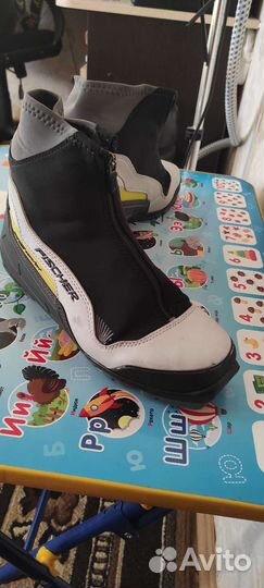 Лыжные ботинки