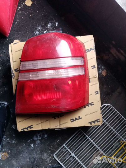 Задний стоп сигнал от таеты клюгер правый илевый