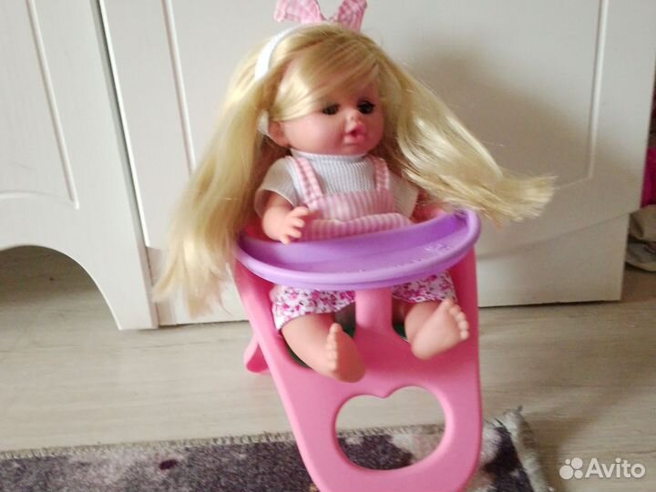 Стульчик для кормления кукольный с куклой