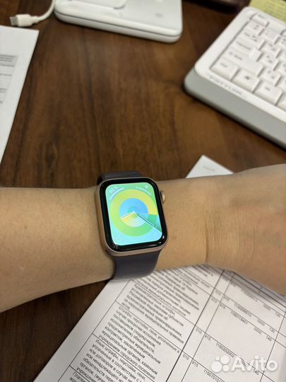 Продам Apple watch se