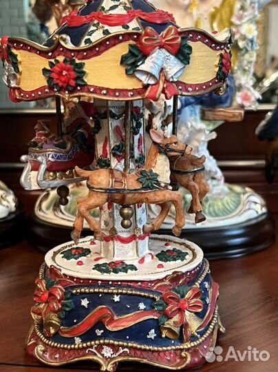Музыкальная декоративная карусель