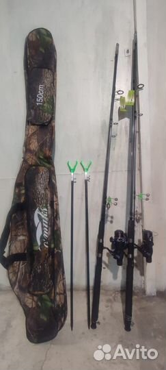 Набор спинингов с чехлом и подставками