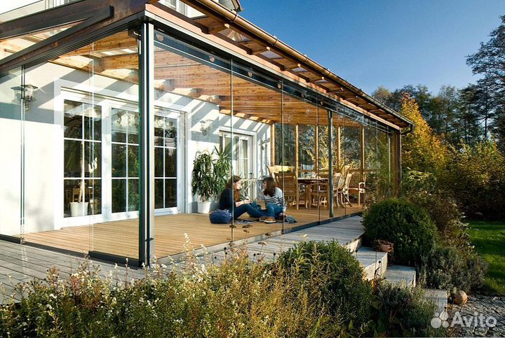 Безрамное раздвижное остекление