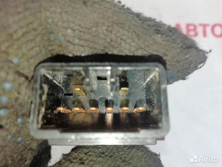 Кнопка аварийной сигнализации для Hyundai Accent 2