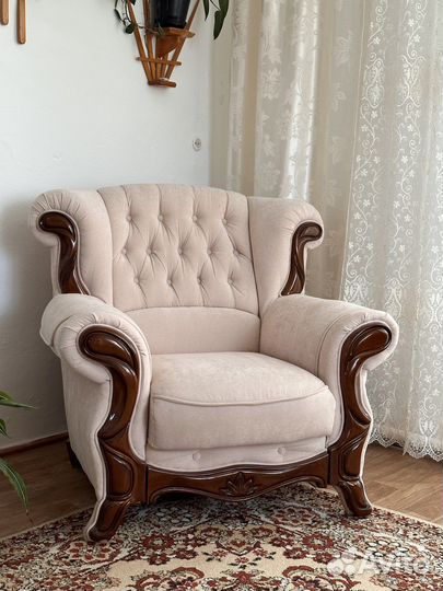 Диван и два кресла