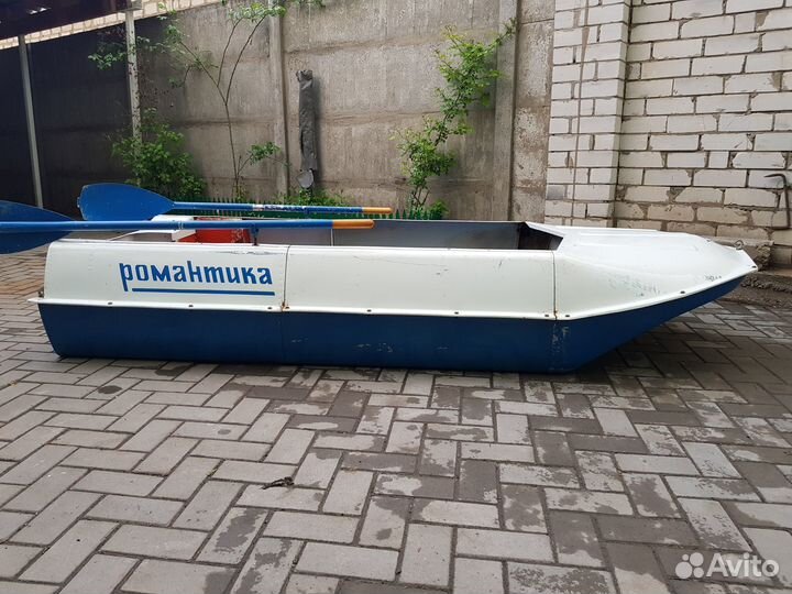 Лодка Романтика