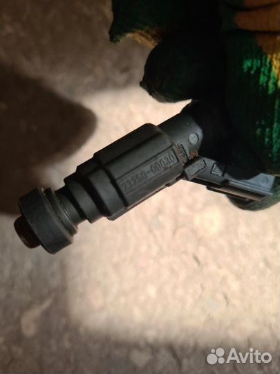 Форсунка топливная Toyota Corolla E150 1.4 2008