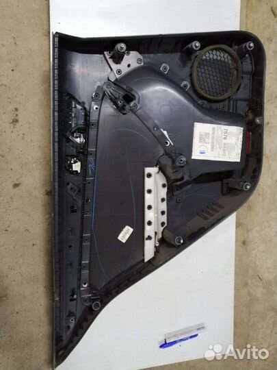 Обшивка двери задняя правая Volkswagen Jetta 6