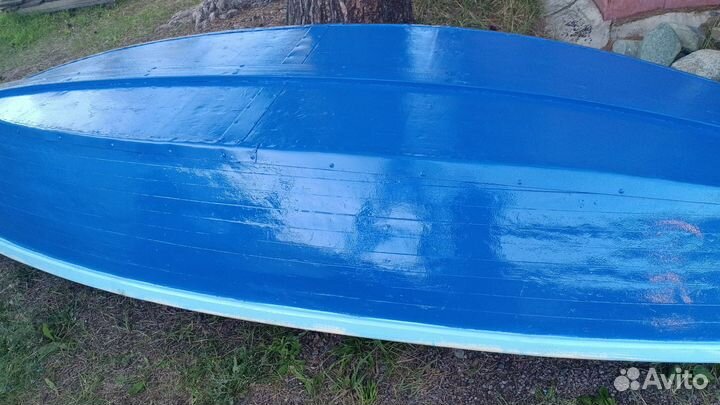 Лодка гребная