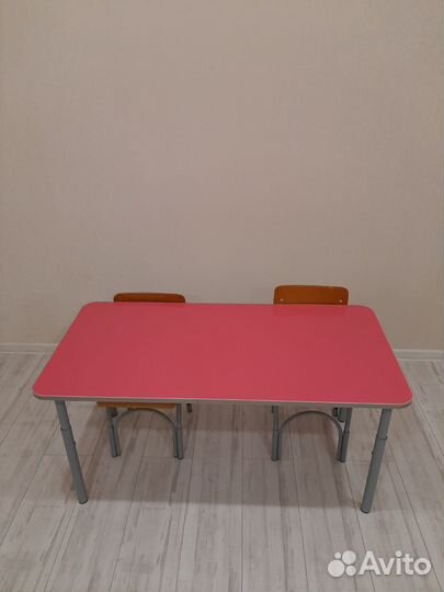 Стол и 2 стула