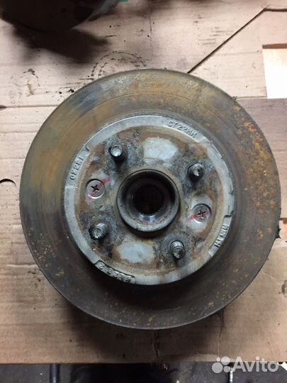 Kia Spectra кулак поворотный передний