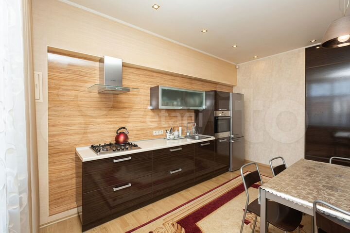 2-к. квартира, 76 м², 4/4 эт.