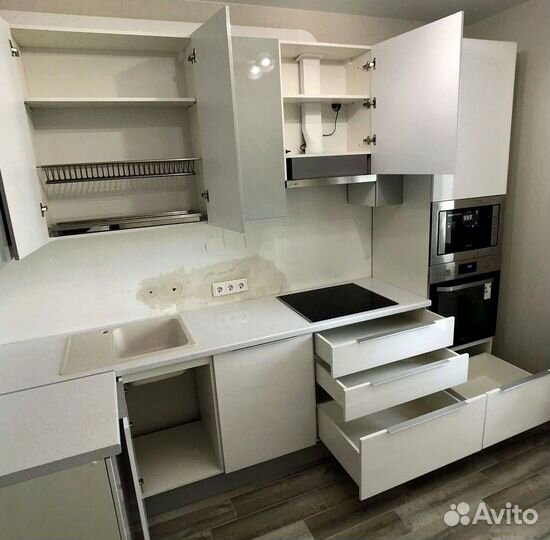 Кухня на заказ в стиле ар-деко