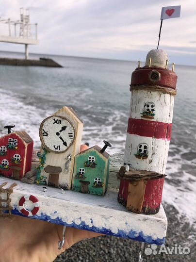 Ключница «Летняя улочка с Маяком» дрифтвуд