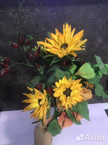 Декоративные подсолнушки/физалис/шиповник букет