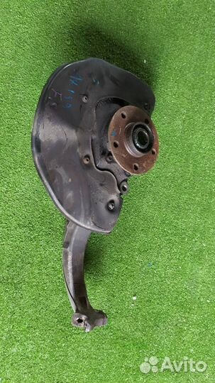 Кулак поворотный передний правый Audi A8 D4 cdra