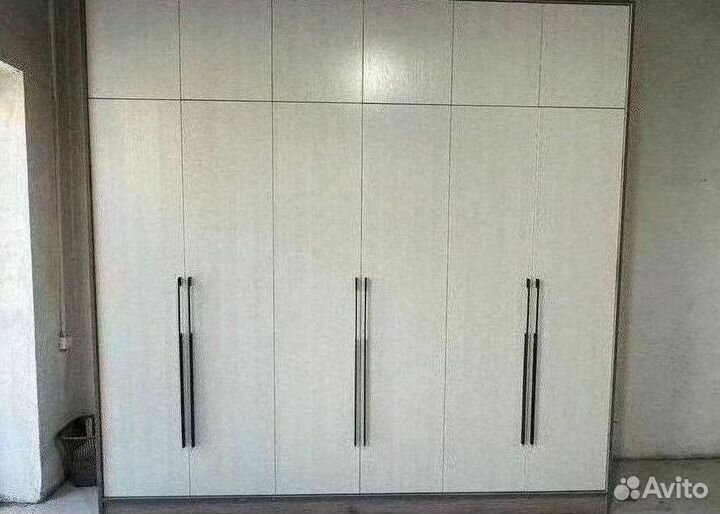 Угловой шкаф