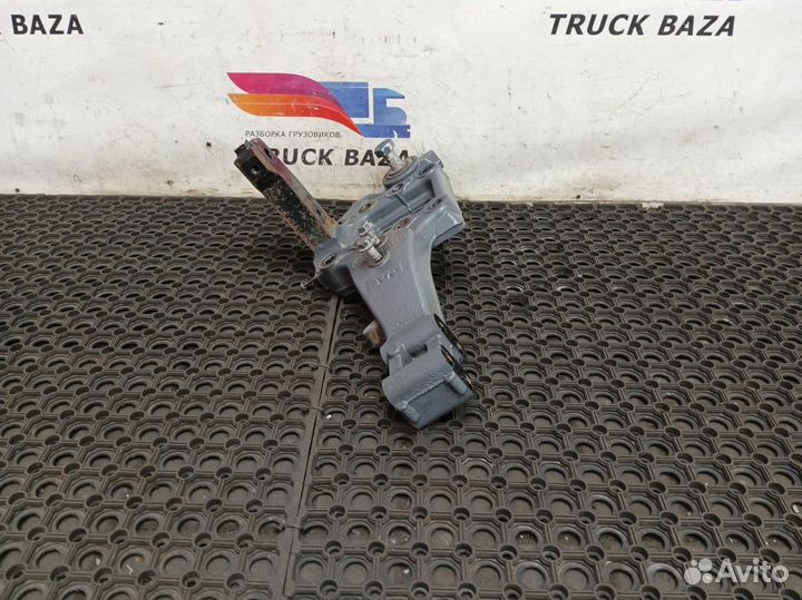 Кронштейн торсиона кабины правый Daf XF106