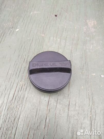 Крышка маслозаливной горловины Toyota Prius 1.5л