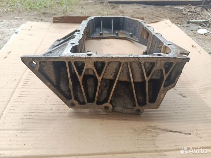Поддон двигателя Opel 90400111