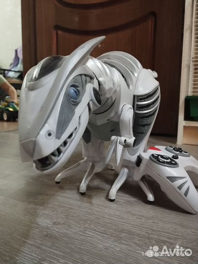 Робот дракон