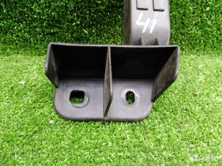 Кронштейн Audi Q3 8UB cczc 2013