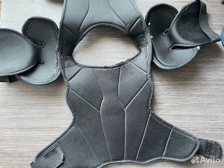 Хоккейный нагрудник Easton synergy 20 L Jr