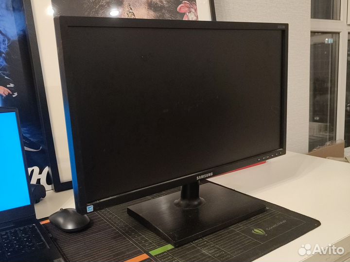 Монитор Samsung 50*30 см