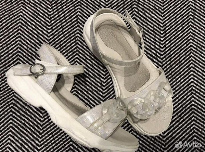 Сандалии для девочки