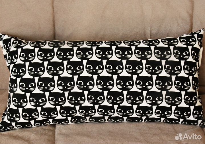 IKEA Подушка с милыми черными котиками усатиками