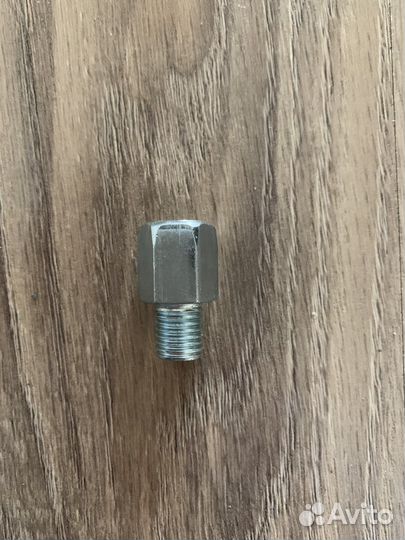 Переходник с обратной резьбы к зеркалу 10мм