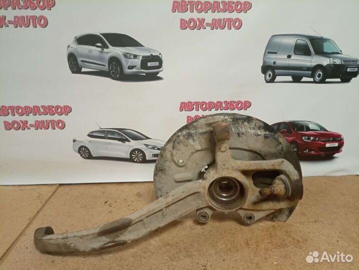 Передний левый поворотный кулак Mercedes w164