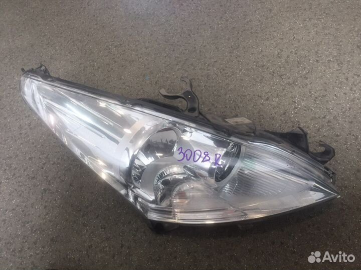 Фара правая Peugeot 3008