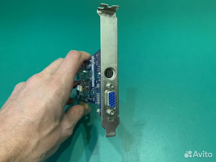 Видеокарта Gigabyte Radeon 9200 SE