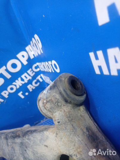 Передний левый рычаг Mitsubishi Lancer 9 седан