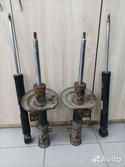 Стойки на Весту