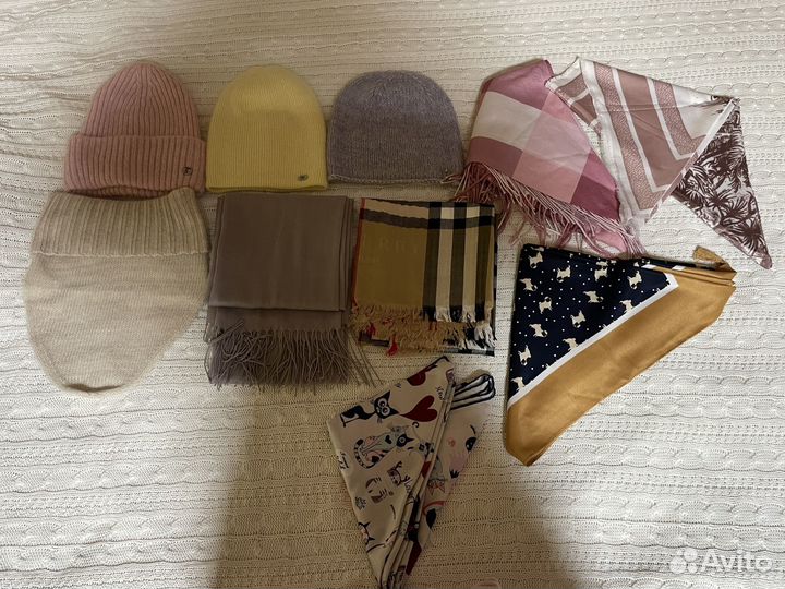 Пакетом женские шапки и шарфики пакетом