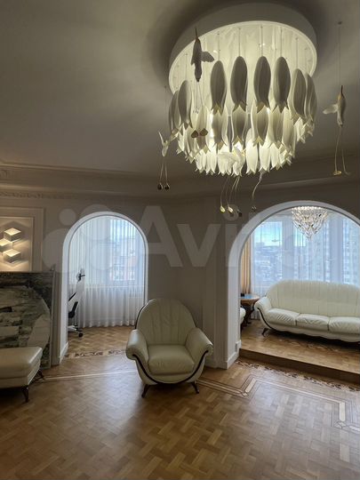 3-к. квартира, 129,4 м², 8/9 эт.