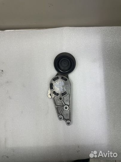 Натяжитель приводного ремня Ауди А4 8Е Б7