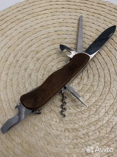 Victorinox Forester Wood коричневый