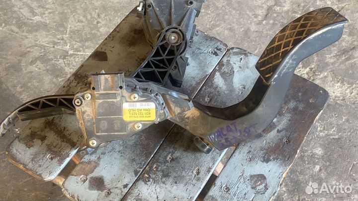 Электронная педаль газа Фольксваген Пассат б5