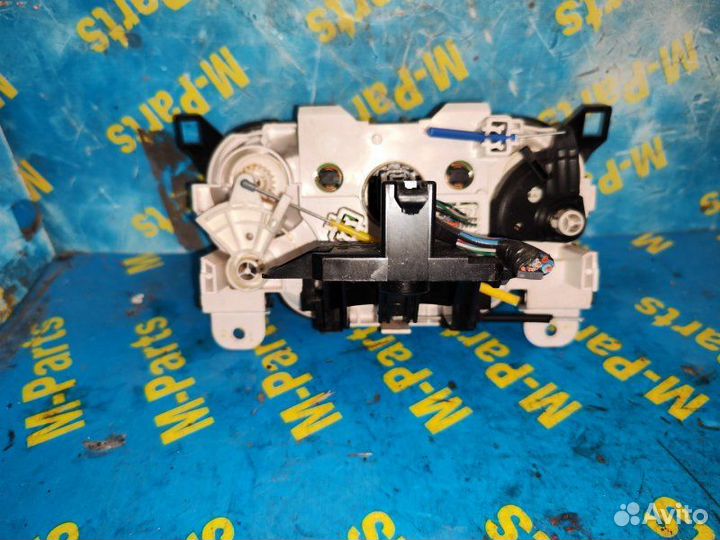 Блок управления климат-контролем Mazda Demio DE3FS