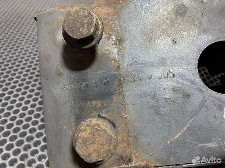 Кронштейн подножки правый Mercedes-Benz Actros