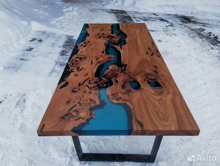 Компьютерный стол из массива