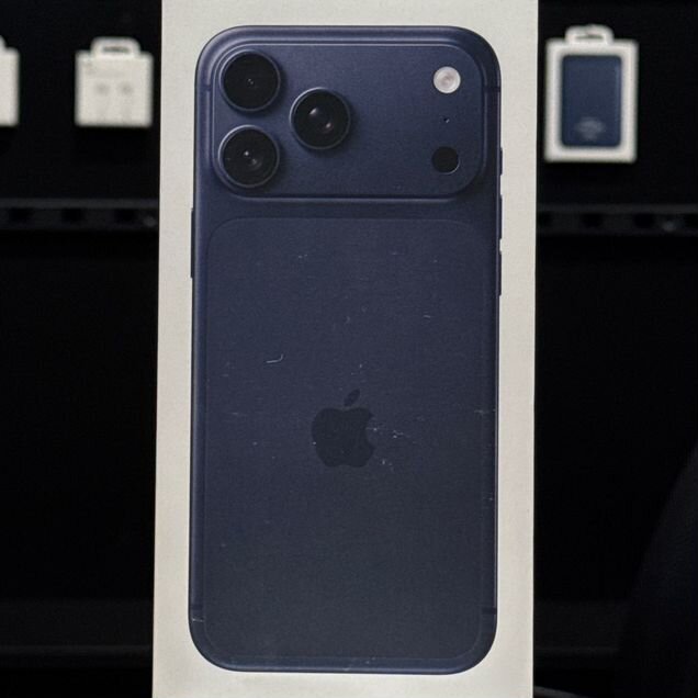 iPhone 17 Pro Max, 256 ГБ, SIM + eSIM