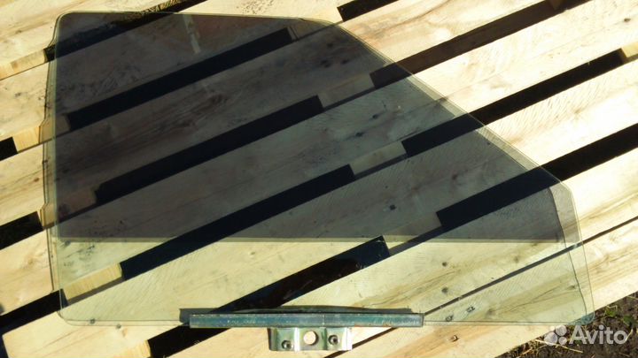 Стекло боковое переднее правое ваз 2115