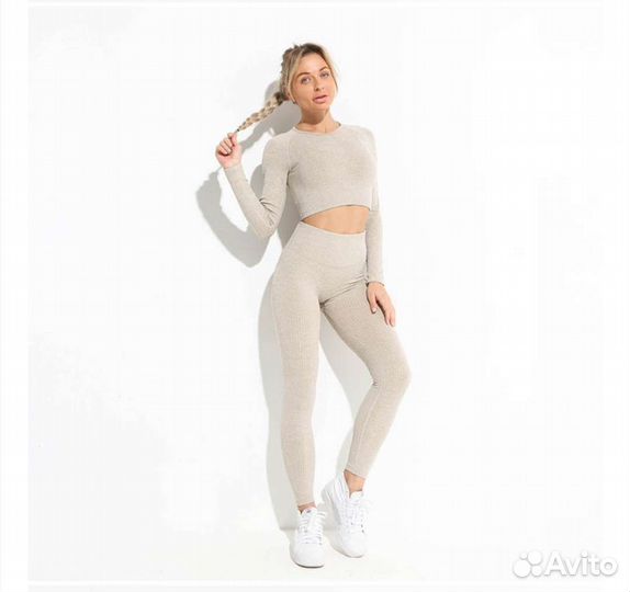 Костюм для йоги и фитнеса