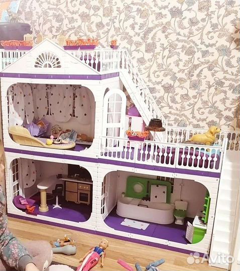 Большой кукольный домик