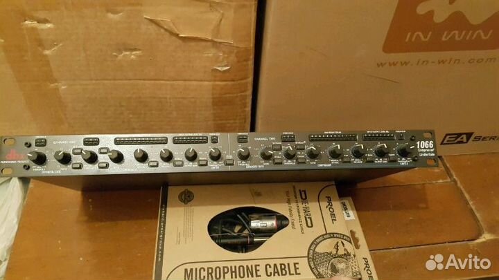 DBX 1066 2-канальный компрессор / лимитер / экспан