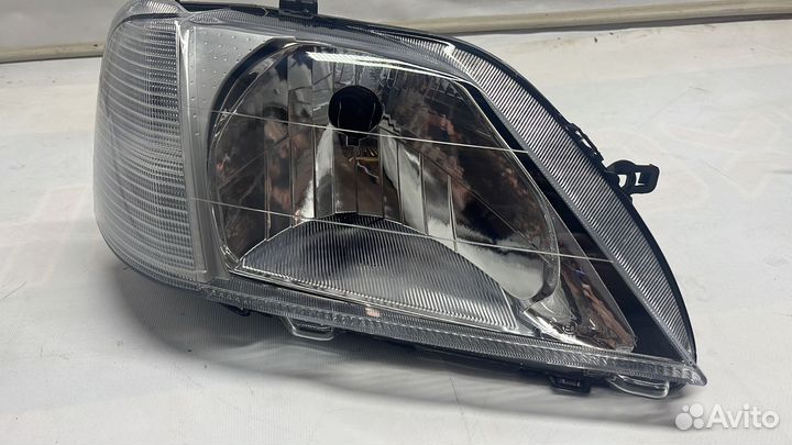 Фара Renault Logan Правая 2004-2009